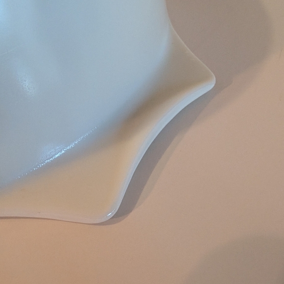 Pyrex Cherry Blossom Vintage Round Casserole Dish White Lisa Pattern No Lid 70’s - Picture 5 of 7